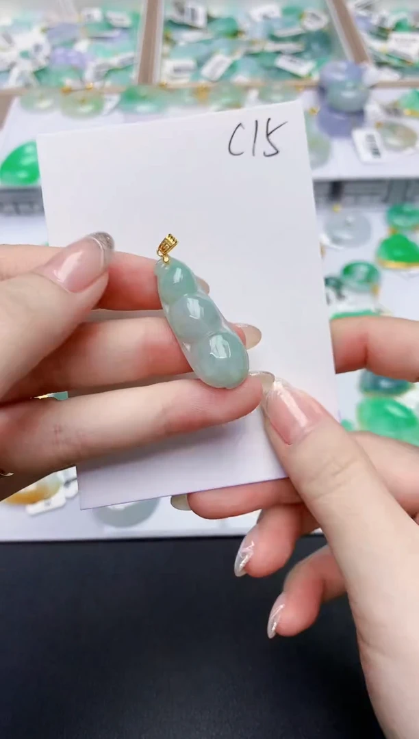 翡翠未镶嵌颈饰天然缅甸A货翡翠