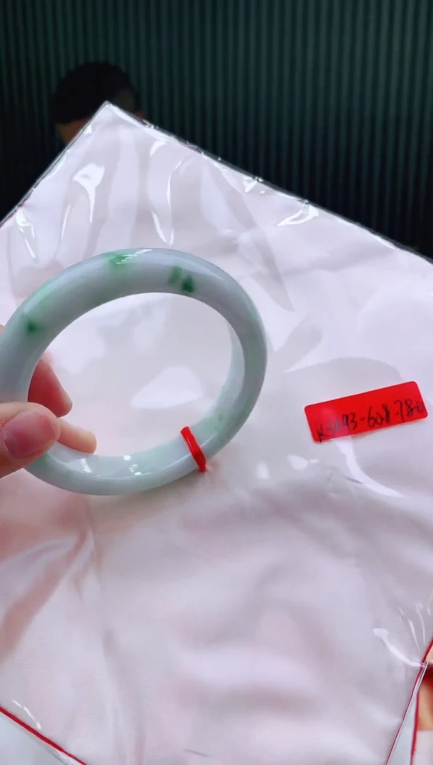 未镶嵌手镯翡翠60+