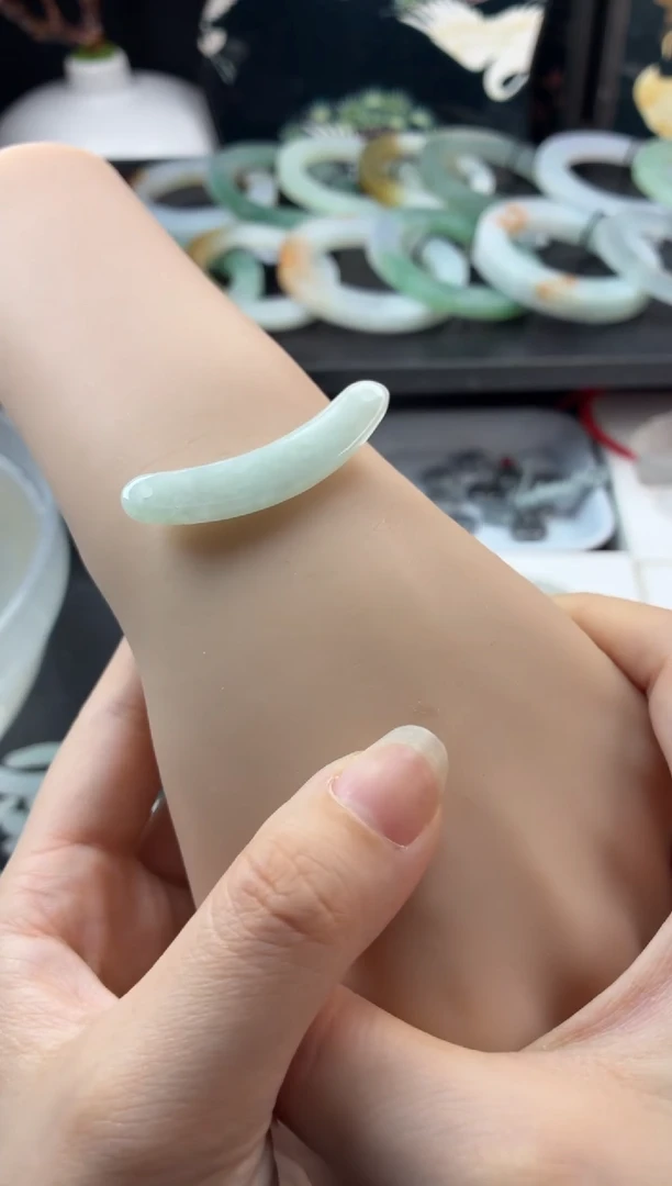 翡翠未镶嵌颈饰8号玉璜