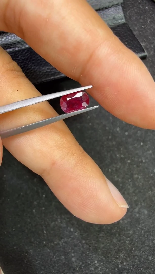 未镶嵌定制定制红宝石天然鸽血红国际证书无烧0.965克拉
