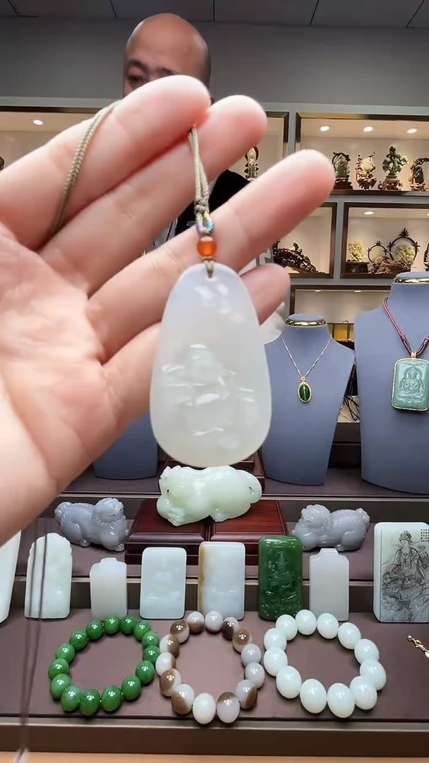 【闪购商品】和田玉颈饰未镶嵌苏