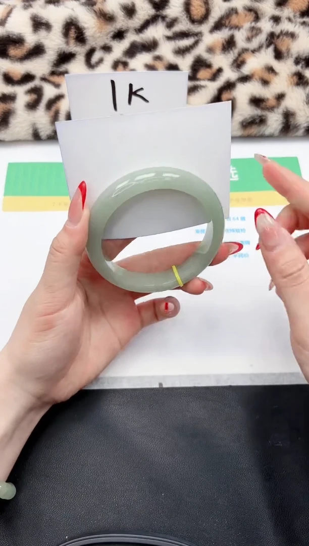 【闪购商品】石英质玉手镯未镶嵌92-61