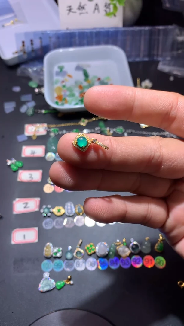 吊坠(不含链)未镶嵌翡翠1