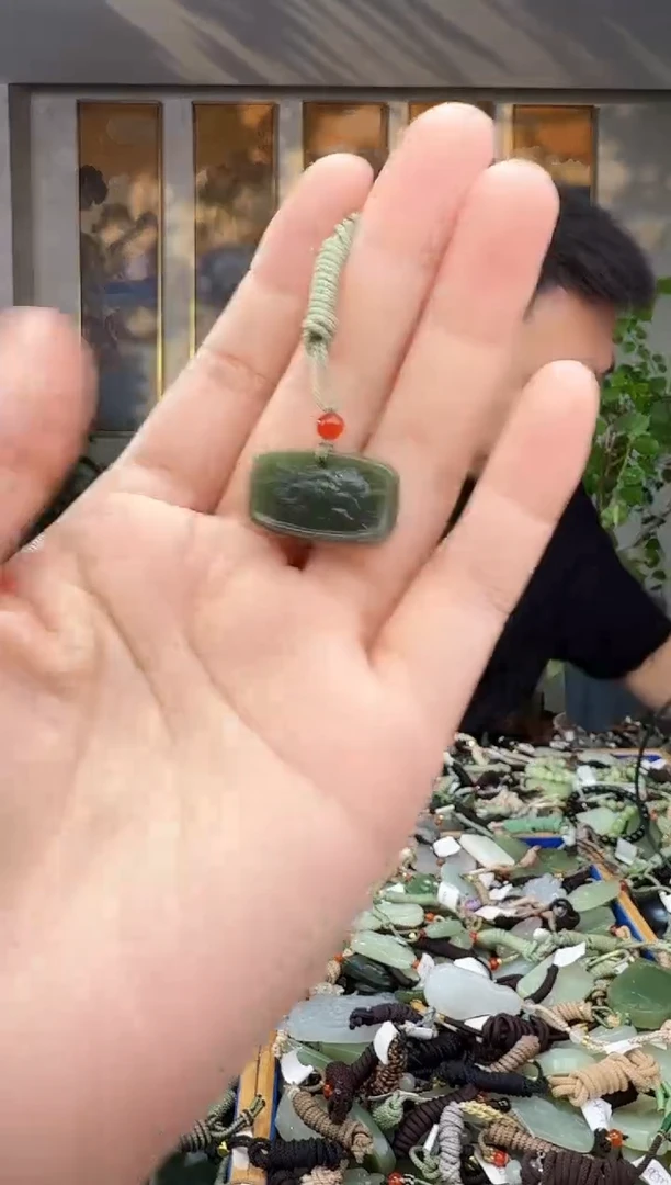 未镶嵌和田玉挂件拍一发一