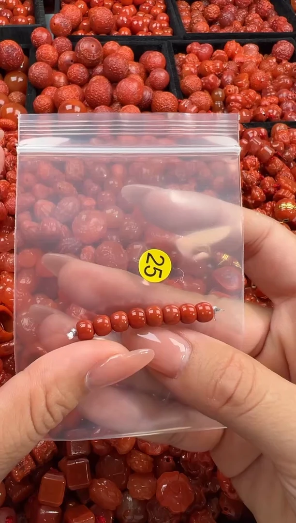 南红玛瑙未镶嵌颈饰1