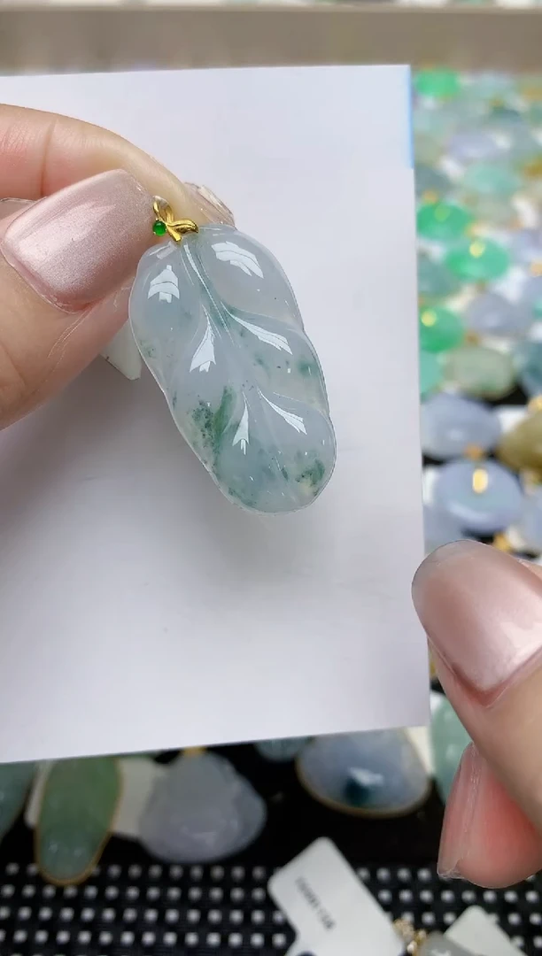 翡翠18K金镶嵌颈饰天然缅甸A货翡翠
