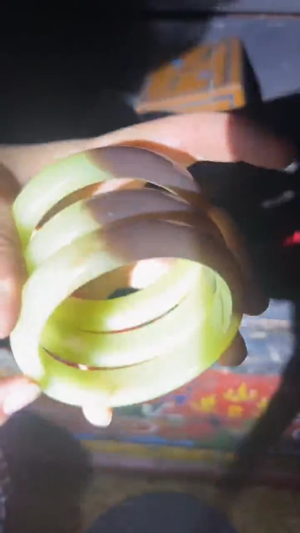 和田玉手镯未镶嵌焦糖蜂蜜糖手镯一只