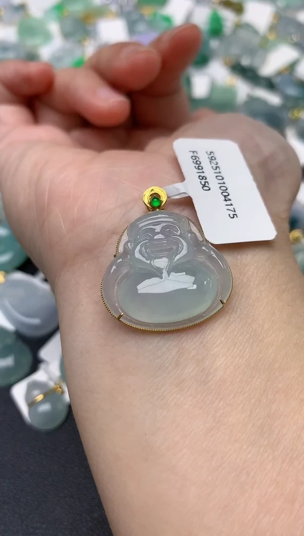 颈饰18K金镶嵌翡翠天然缅甸A货翡翠