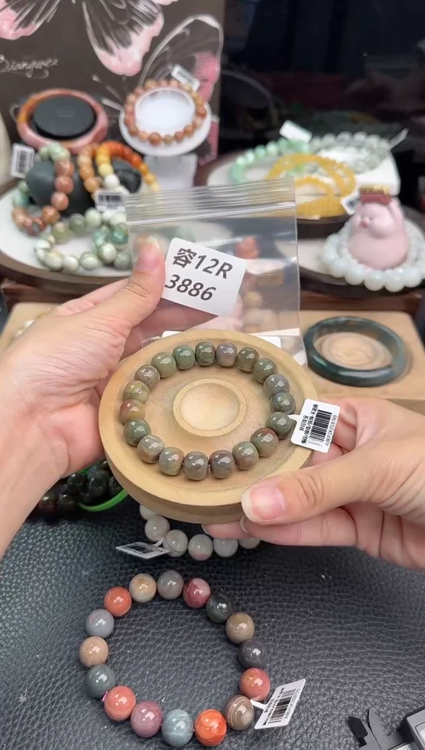 未镶嵌手链石英质玉猫*?12R3886