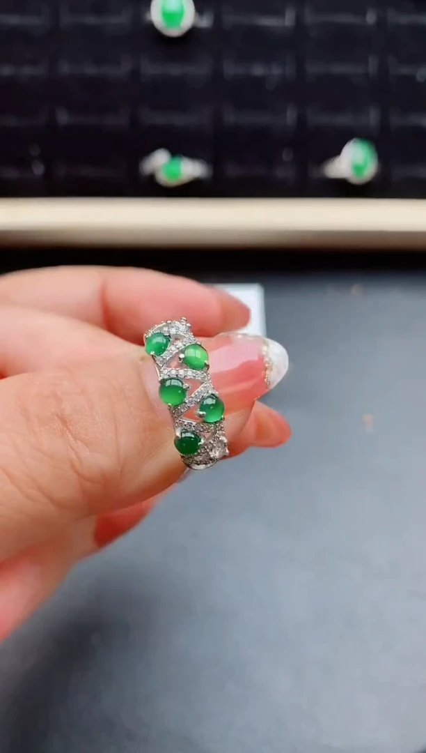 【闪购商品】翡翠戒指银S925镶嵌850850