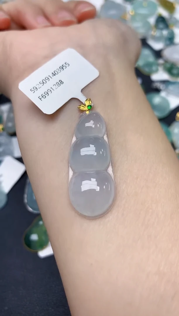 颈饰18K金镶嵌翡翠天然缅甸A货翡翠