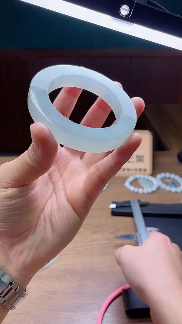 定制翡翠手镯未镶嵌定制