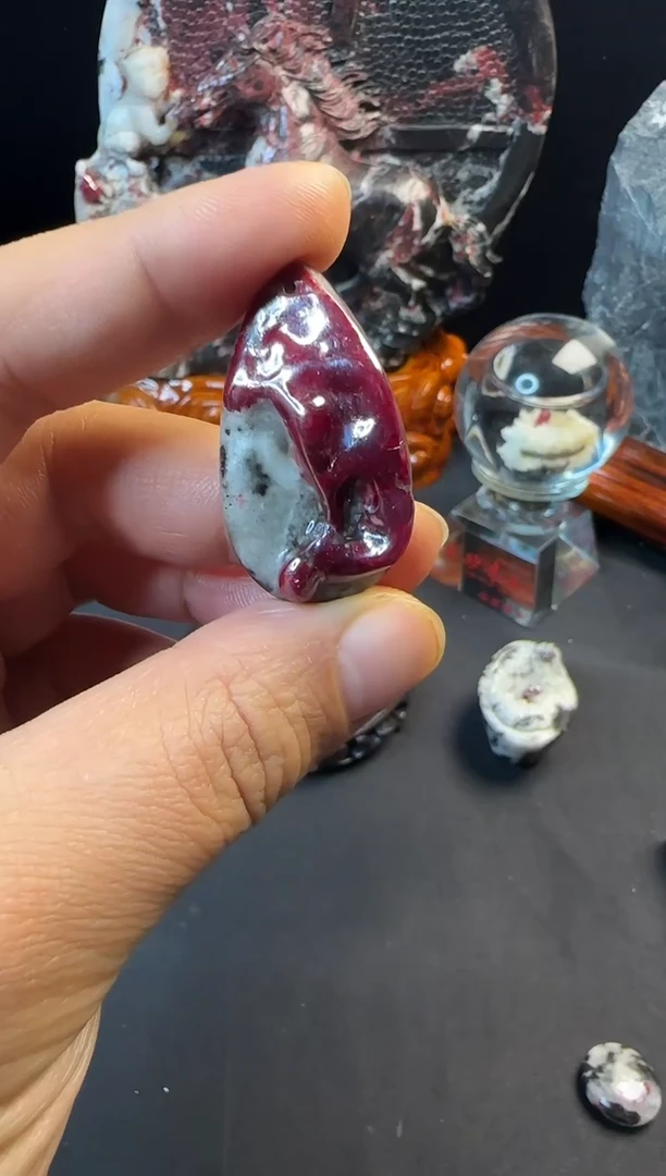 天然辰砂天然朱砂晶体原石吊坠挂件