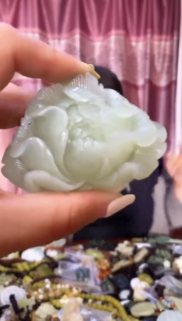 未镶嵌岫玉吊坠
