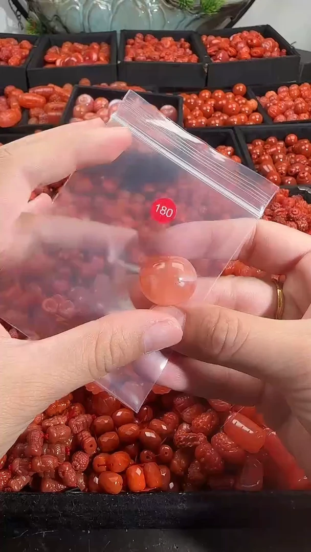 颈饰未镶嵌南红玛瑙1