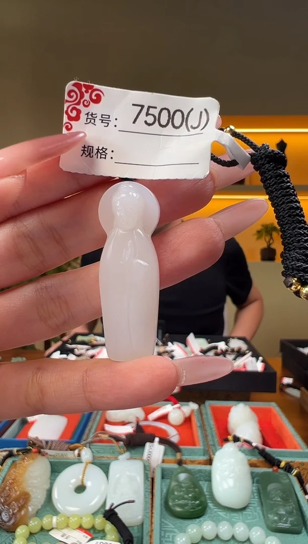 颈饰未镶嵌和田玉1J