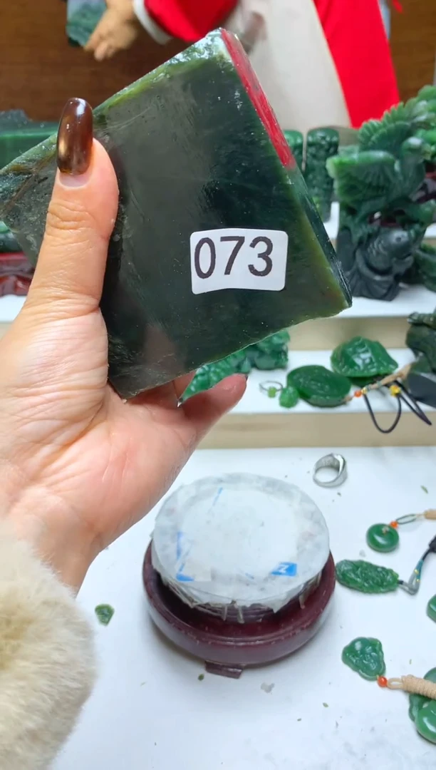 未镶嵌和田玉摆件1