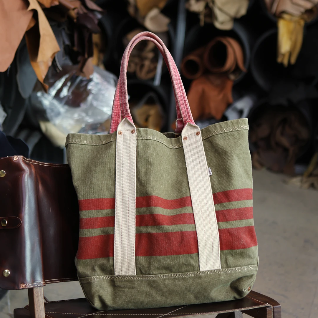 方向皮具/新款手工皮具经典复古重磅红杠大托特单肩手提8521方形