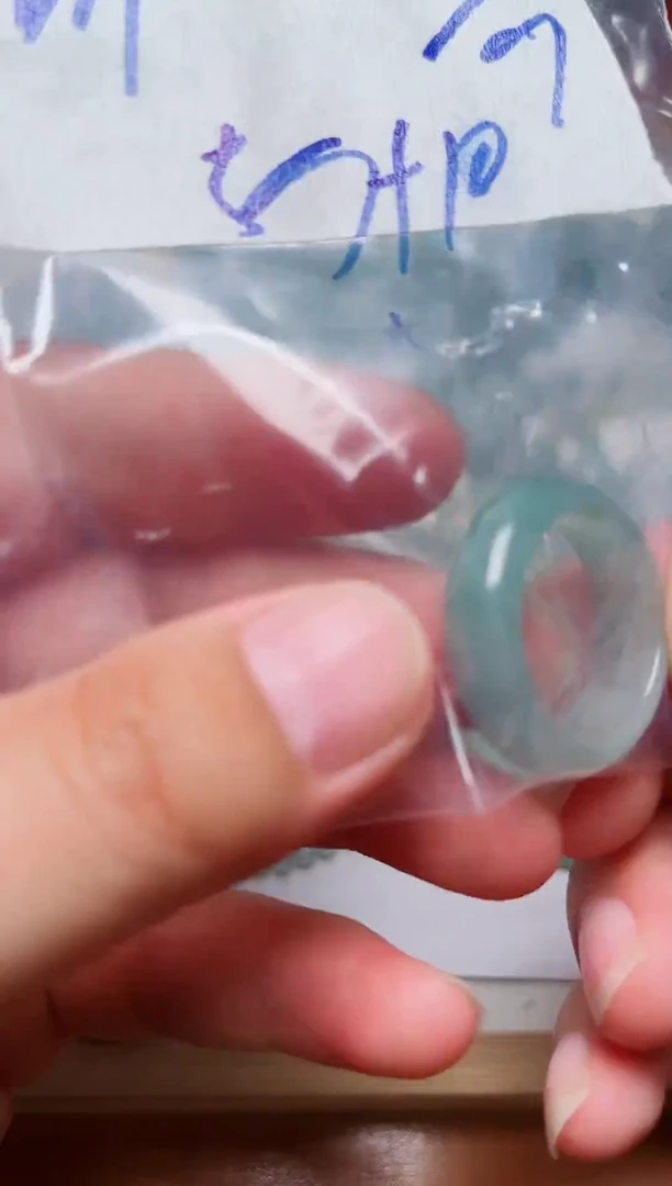 未镶嵌戒指翡翠胡**照拍一发一