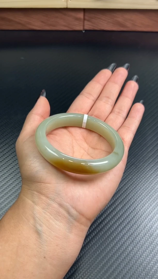 未镶嵌手镯和田玉娱*号若羌微色差56+M