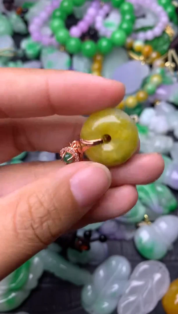 颈饰未镶嵌翡翠缅甸翡翠吊坠