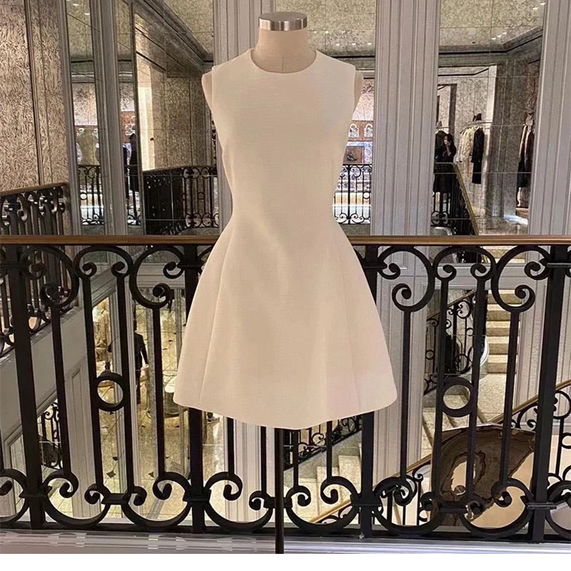 欧洲站25年春夏新款式小众高级感通勤白色西装料圆领无袖连衣裙女