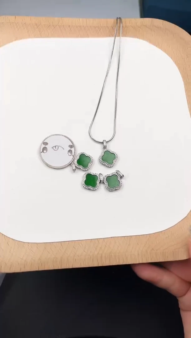 颈饰未镶嵌翡翠5C125翡翠阳绿四叶草（不含链)+多样性发其一