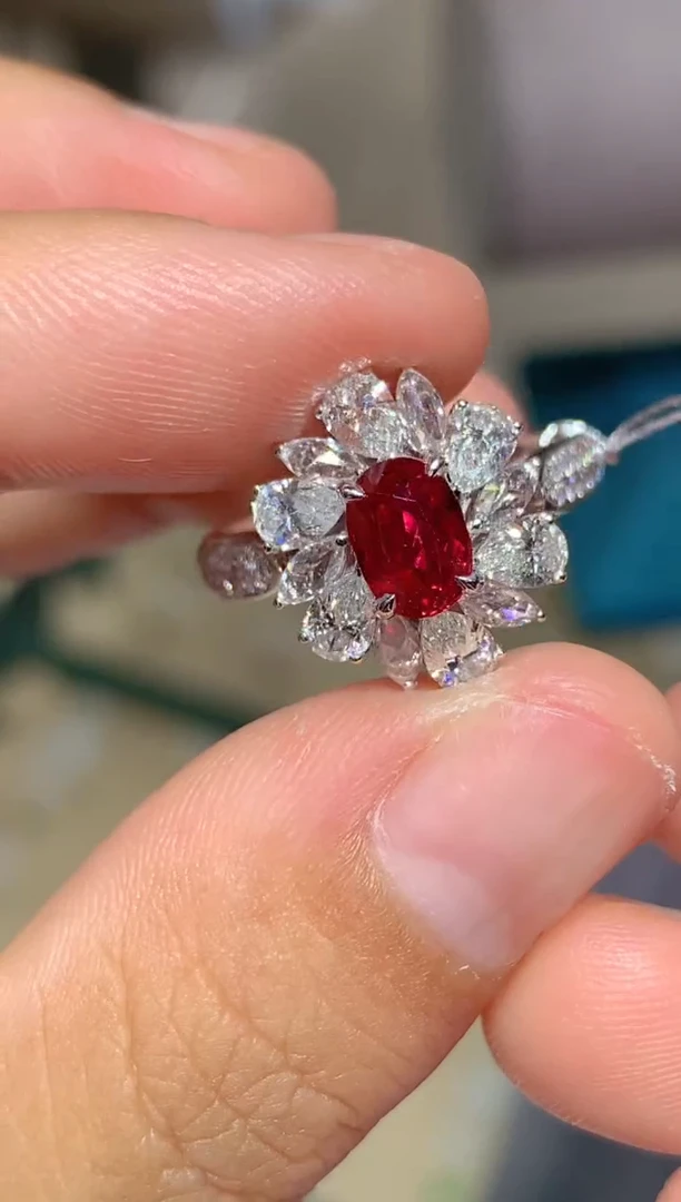 18K金镶嵌戒指红宝石1.04CT