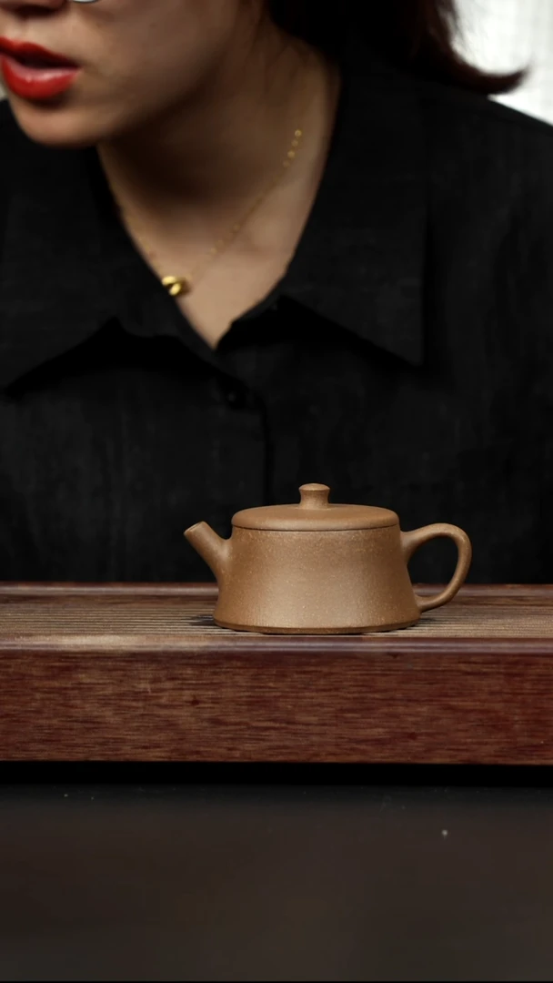 紫砂茶壶芝麻绿 云柱