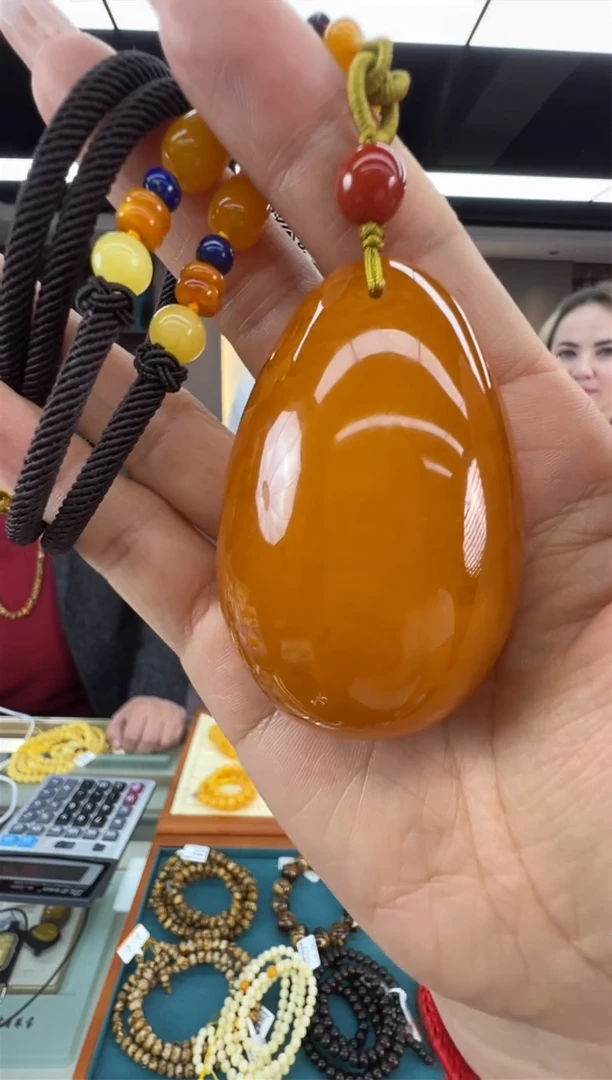 【闪购商品】琥珀颈饰未镶嵌35秒拼号