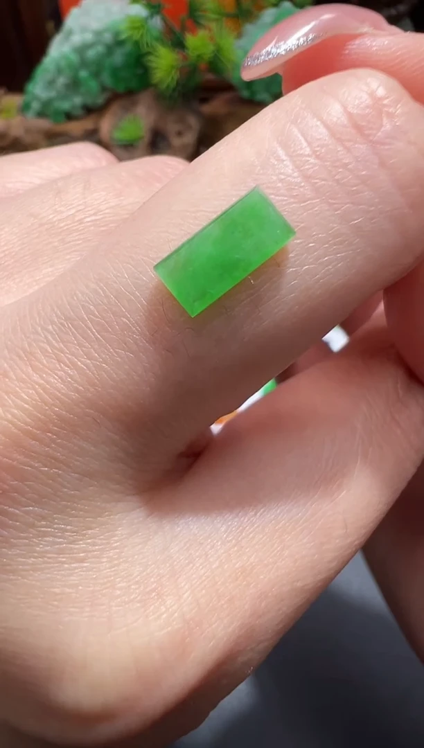 未镶嵌定制翡翠9.2*4.5*2.2马鞍