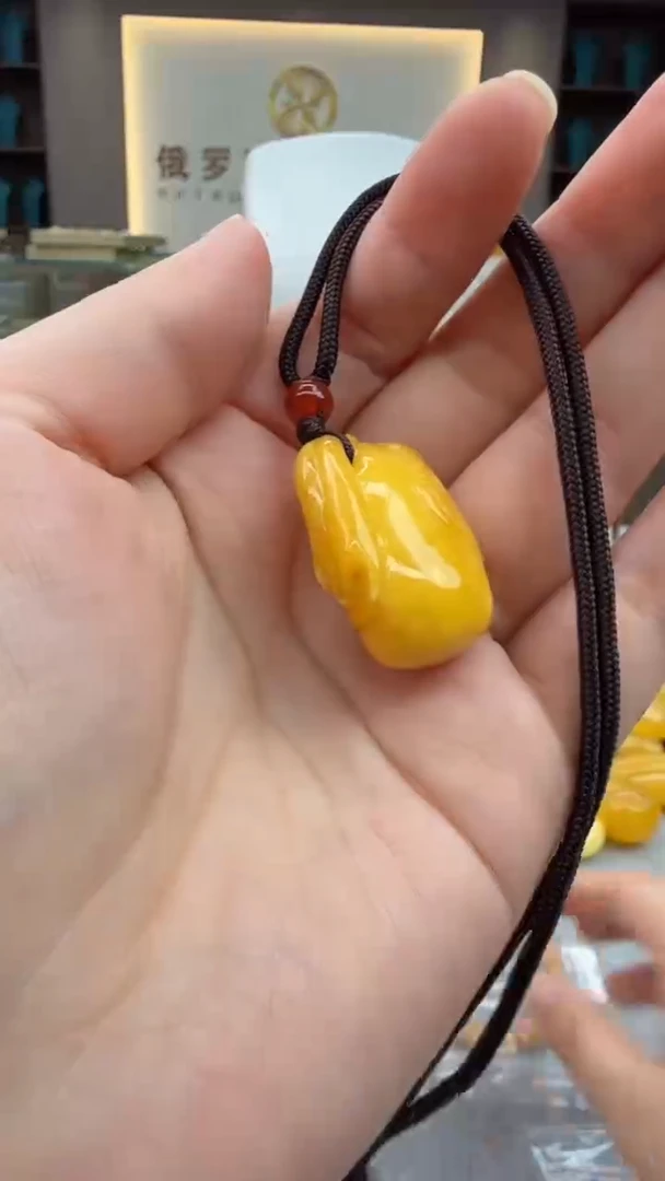 琥珀颈饰未镶嵌168秒拍号 假一罚三