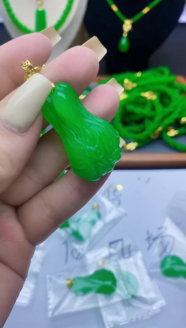 吊坠(不含链)未镶嵌翡翠..