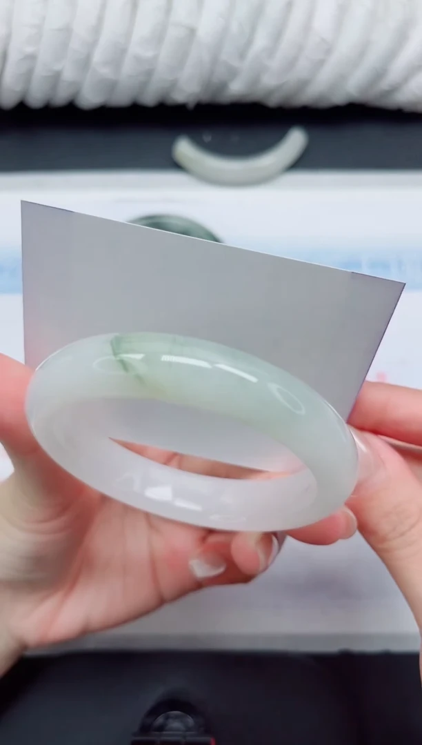 【闪购商品】石英质玉手镯未镶嵌176-58.3