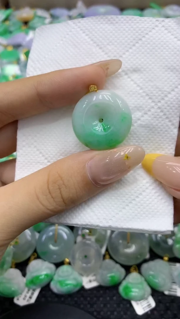 颈饰18K金镶嵌翡翠天然缅甸翡翠A货