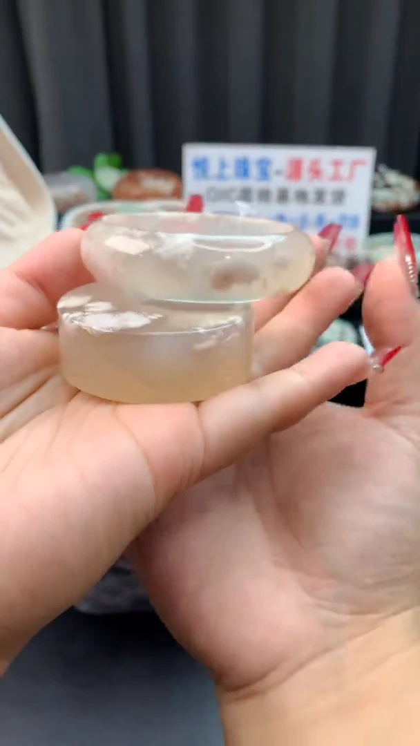未镶嵌手镯石英质玉（52圈口）赠送镯心