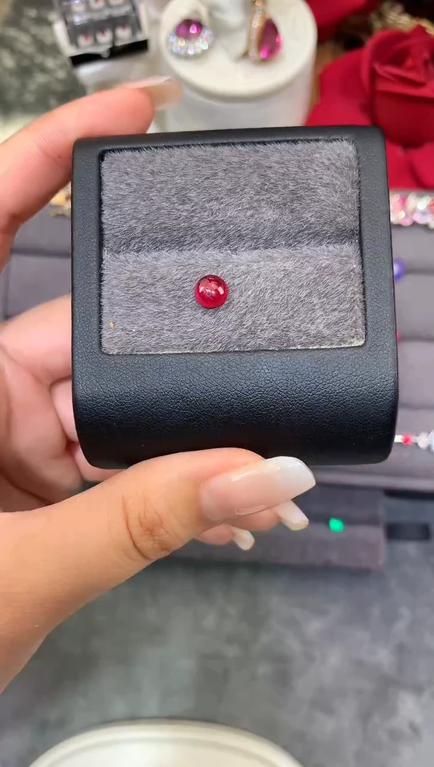 裸石尖晶石妍*素面 红色调 0.96ct