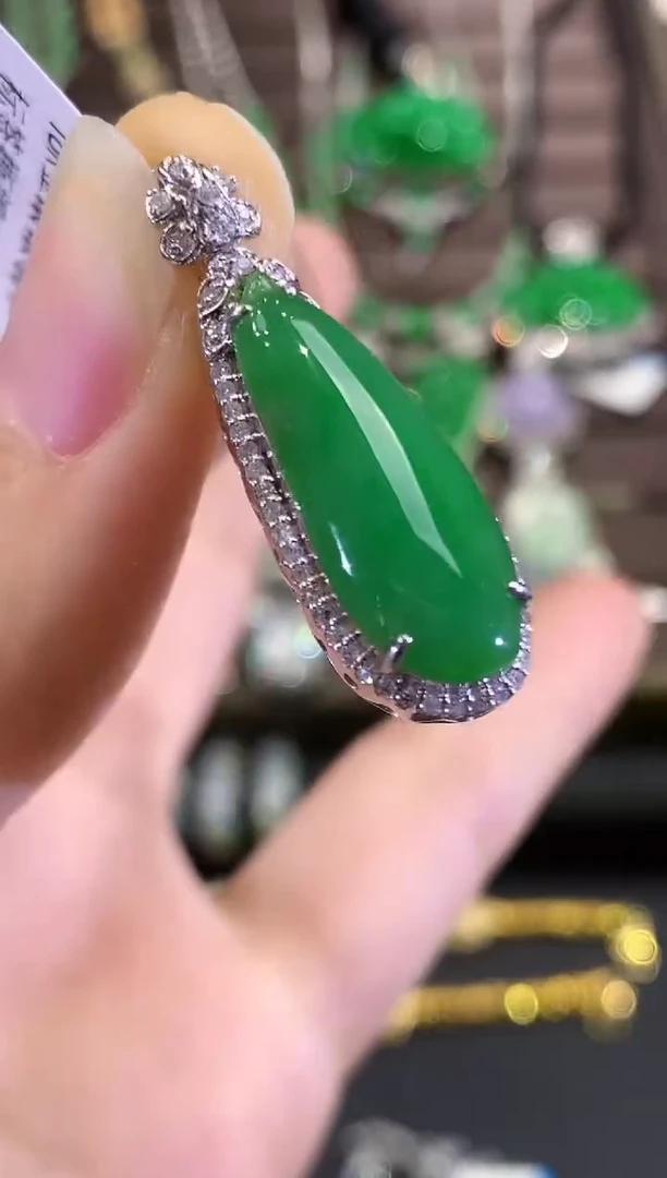 吊坠(不含链)18K金镶嵌翡翠B297