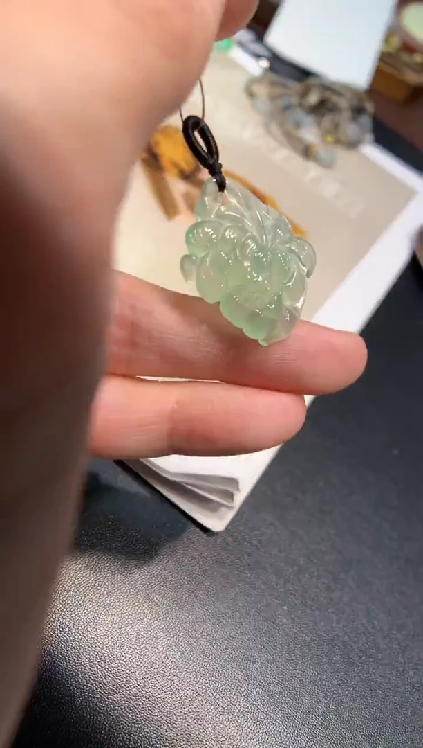 颈饰未镶嵌翡翠莲花
