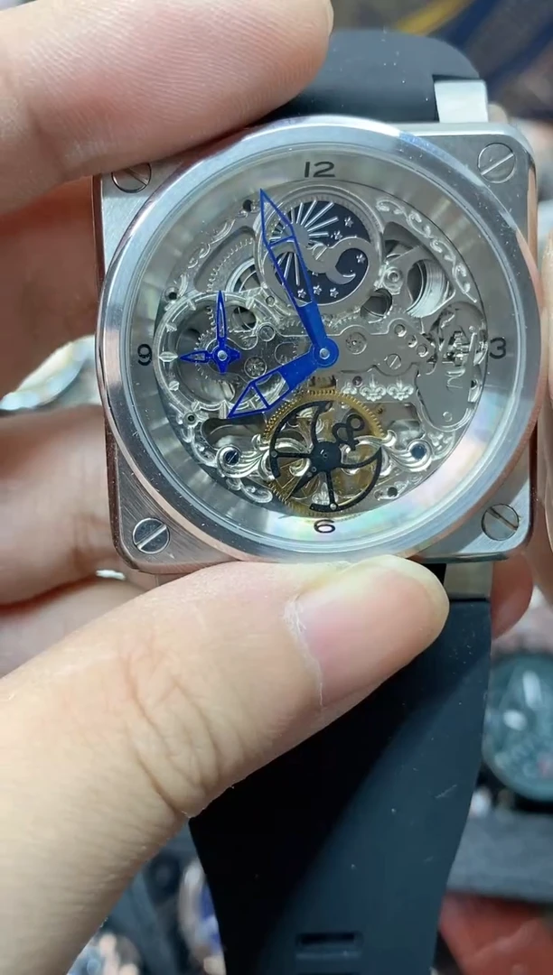 双时区镂空陀飞轮全自动机械表