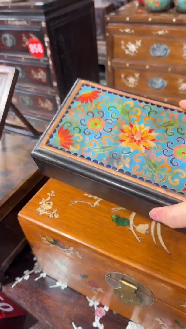 木珐琅彩浅蓝机关盒598.888888