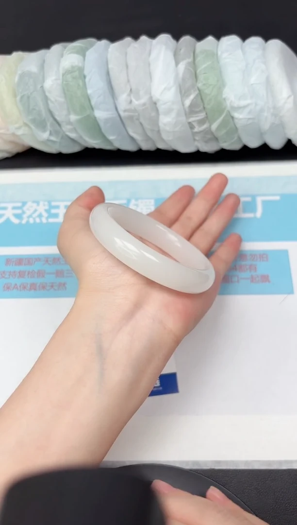 未镶嵌手镯石英质玉78-5657
