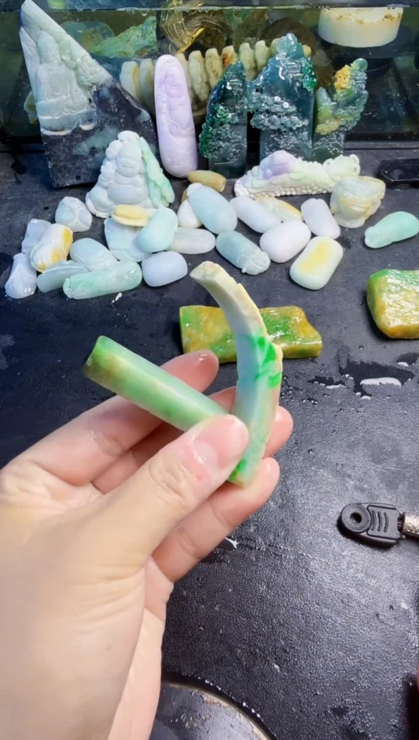颈饰未镶嵌翡翠天然翡翠032