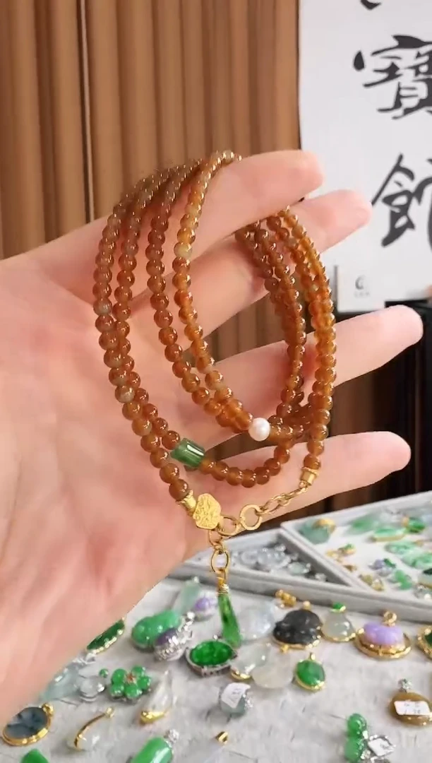 颈饰18K金镶嵌翡翠珠串