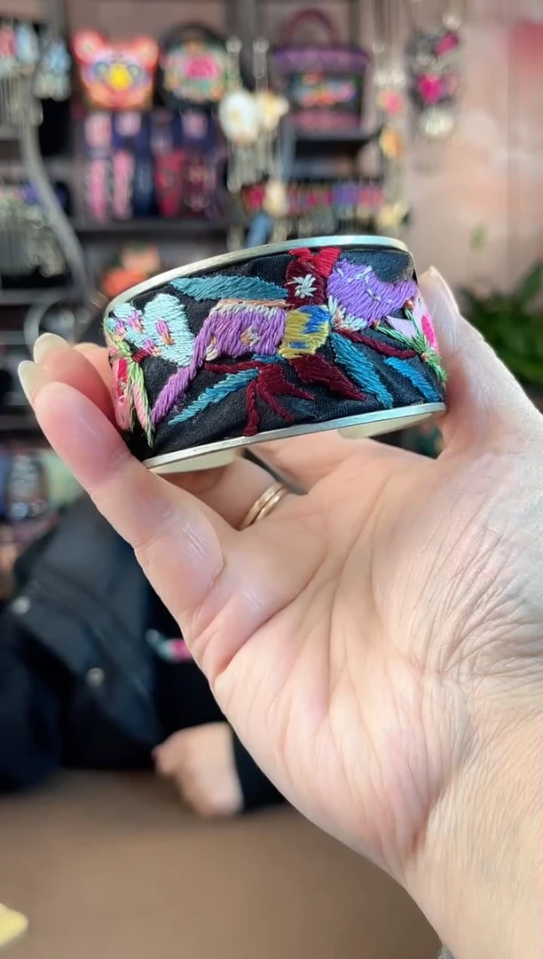 织绣民族风手工非遗老绣饰品205