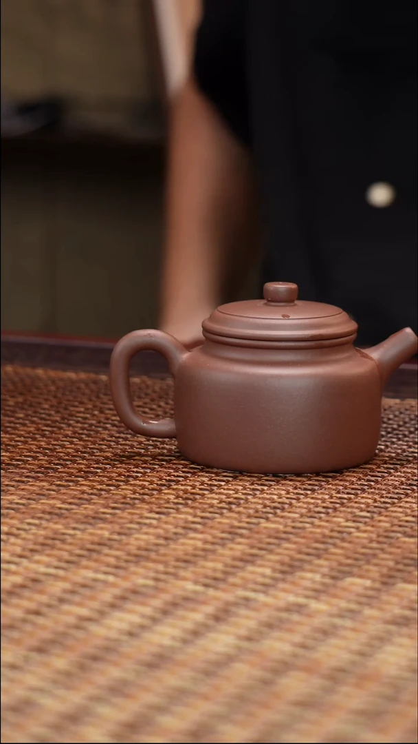 茶壶紫砂汀禾紫砂羊角山紫泥《德钟》200cc