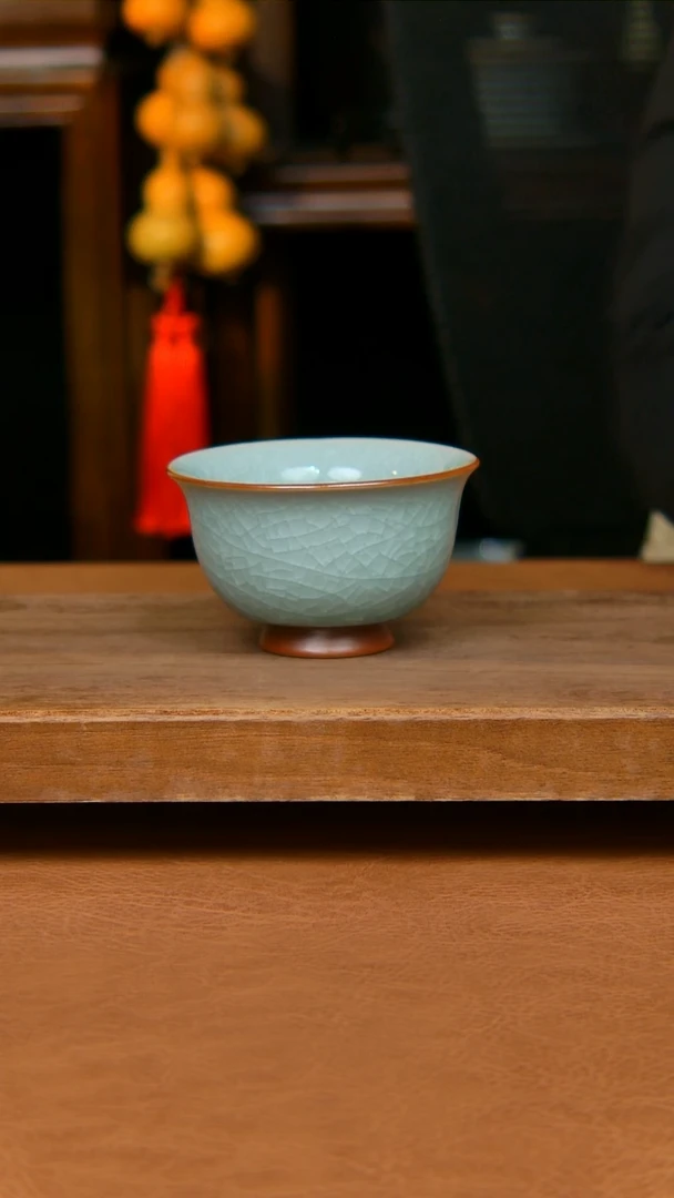 瓷片冰片压手杯原矿天青一级品