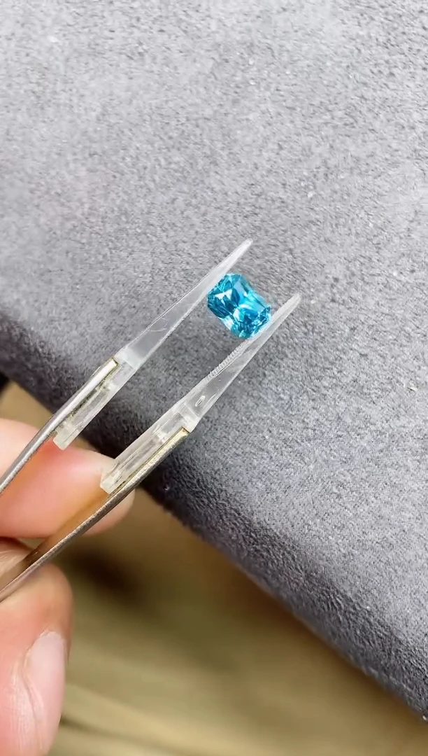 未镶嵌天然锆石裸石风信子4.4ct