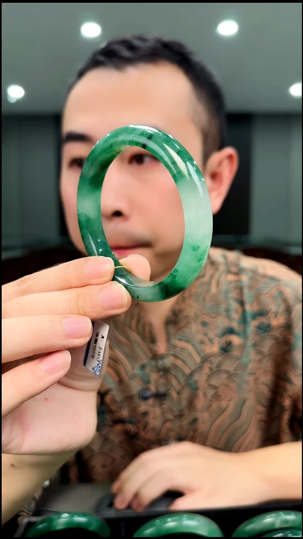 吊坠(赠链)未镶嵌石英质玉59.3