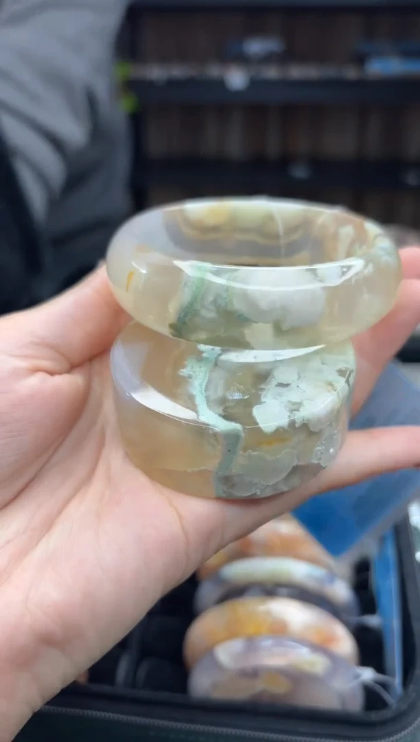 【闪购商品】石英质玉手镯未镶嵌300（60圈赠送镯心）